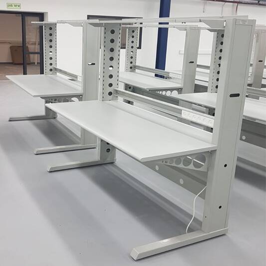 שולחן עבודה לטכנאי שולחן עבודה לטכנאי