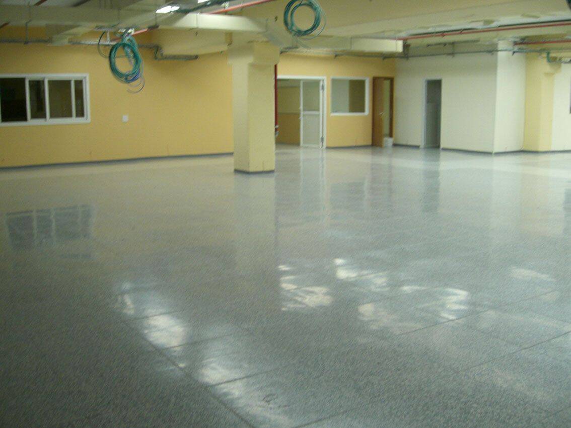 אריחי ריצוף אנטי סטטי