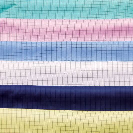 חלוק חדר נקי עם סגר ריצ'רץ'