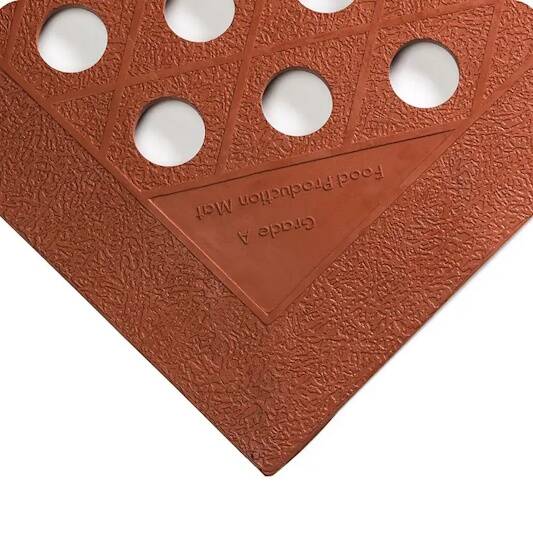 משטח עמיד לנוזלים ושמנים